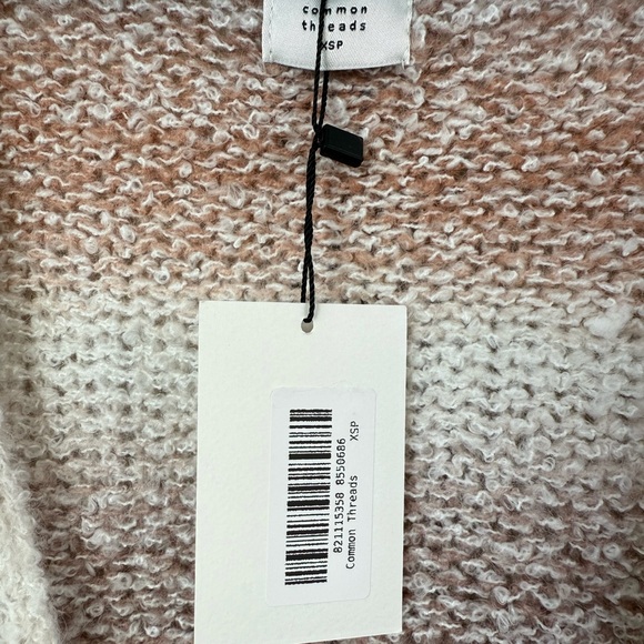 Common Threads Cardigan - Picture 2 of 4